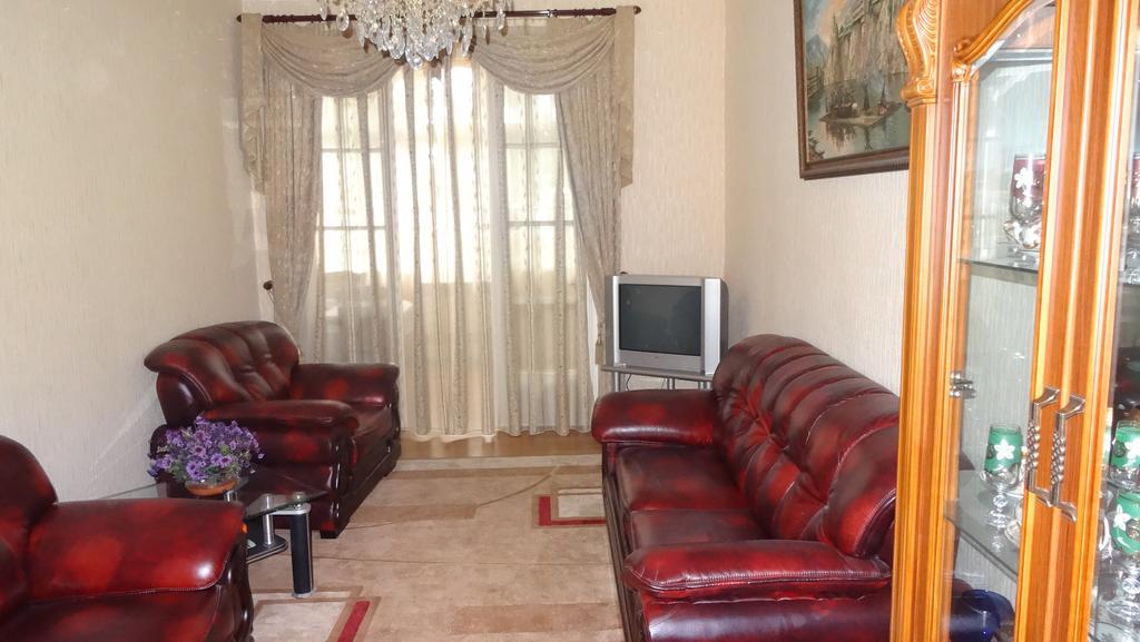 Apartment Vake-Saburtalo Тбилиси Екстериор снимка