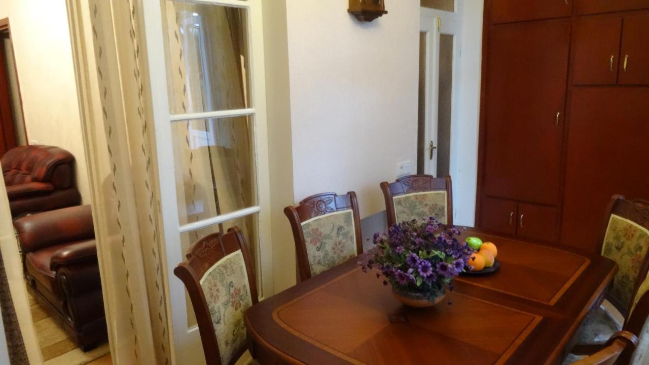 Apartment Vake-Saburtalo Тбилиси Екстериор снимка