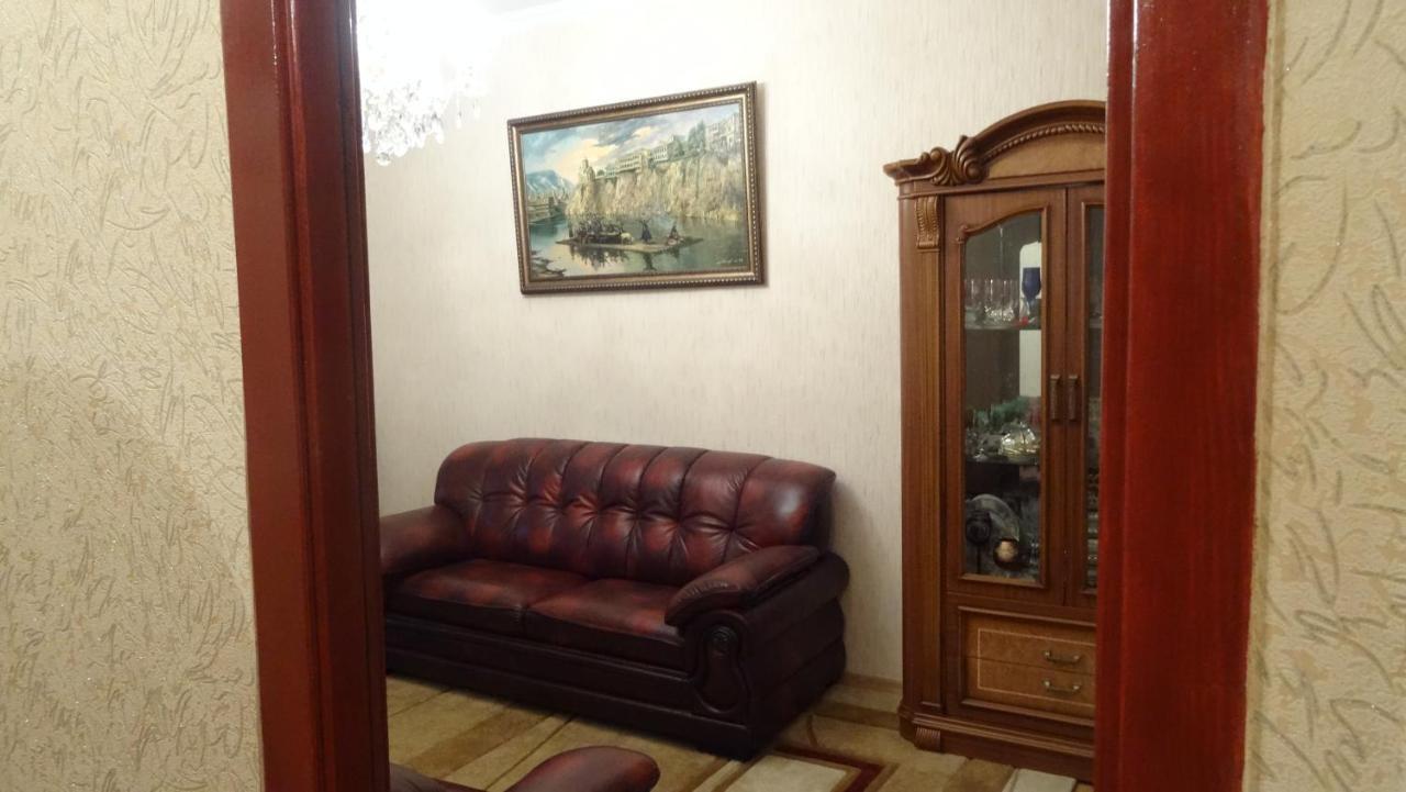 Apartment Vake-Saburtalo Тбилиси Екстериор снимка